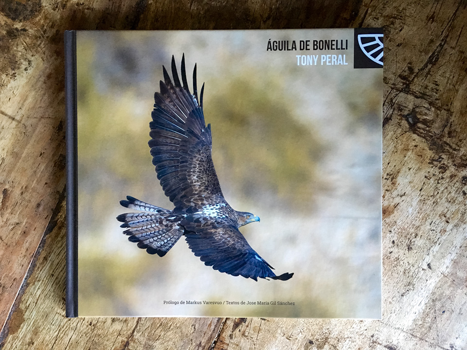 Cover of 'Águila de Bonelli' by Tony Peral